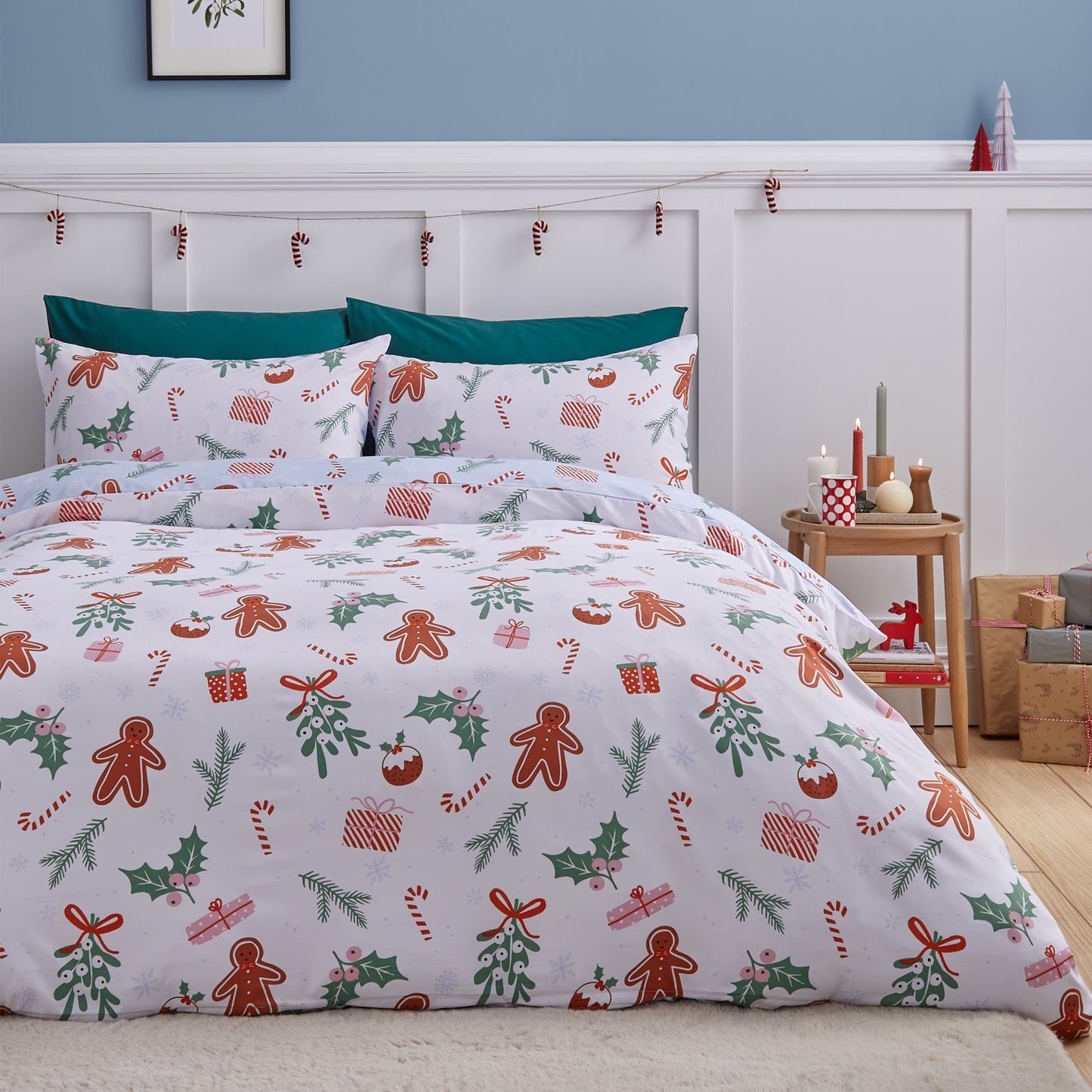 Christmas Gingerbread Soft Microfibre Reversible Duvet Cover Set