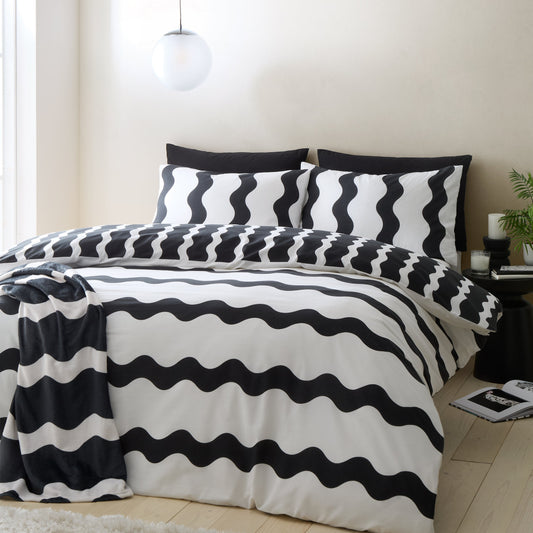 Waves Reversible Duvet Cover Set in Black / White by Sassy B